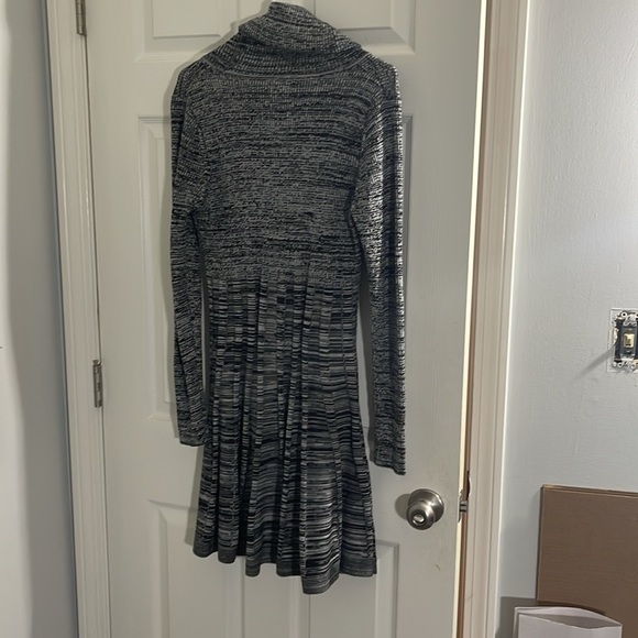 Cavlin Kelin Cowl neck knit dress, Size M - Picture 6 of 10